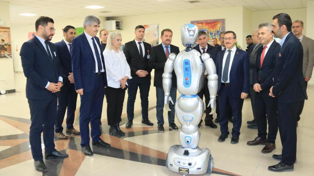 Tıp merkezi'nde Yapay zekalı robotlar iş başında