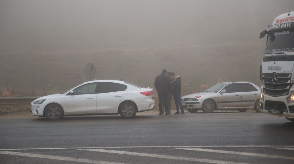 Vinçle yolcu minibüsü çarpıştı: 9 yaralı