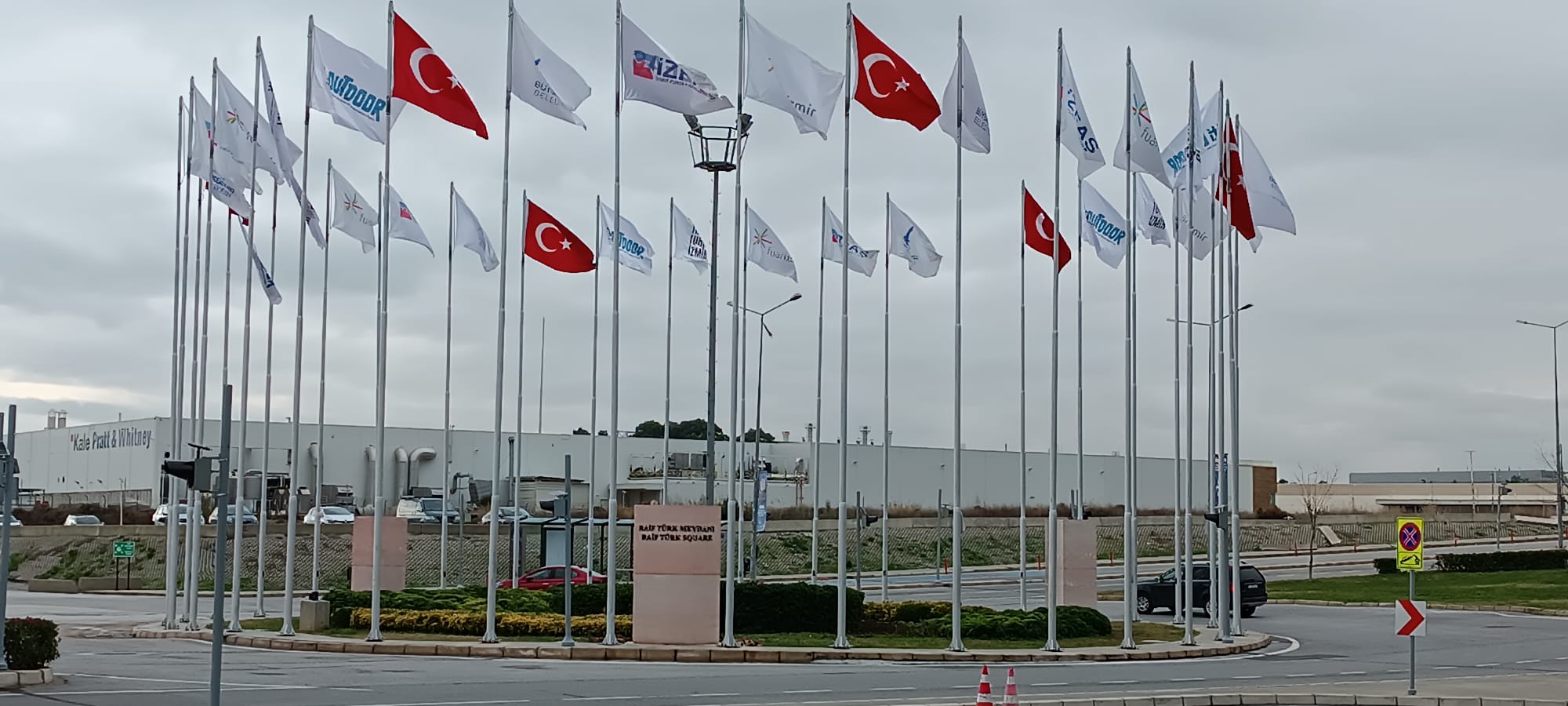 İzmir Fuar alanında Raif Türk Meydanı
