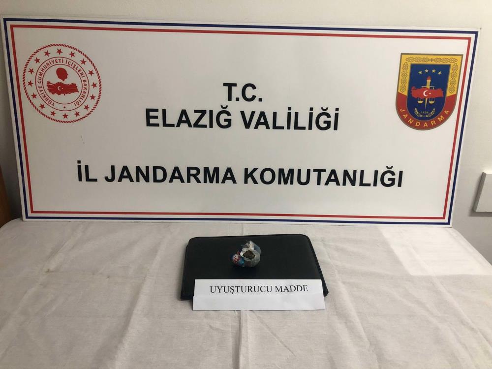 Turşu bidonunda uyuşturucu taşıdılar