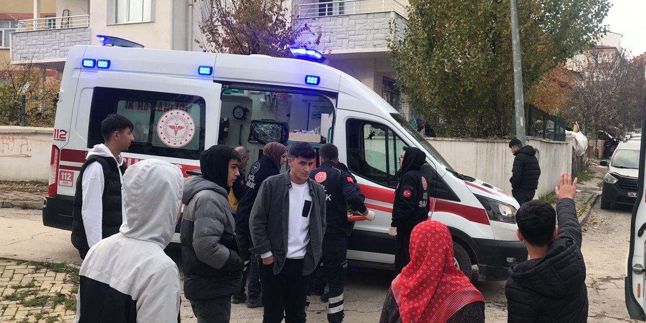 Minibüs çocuklara çarptı