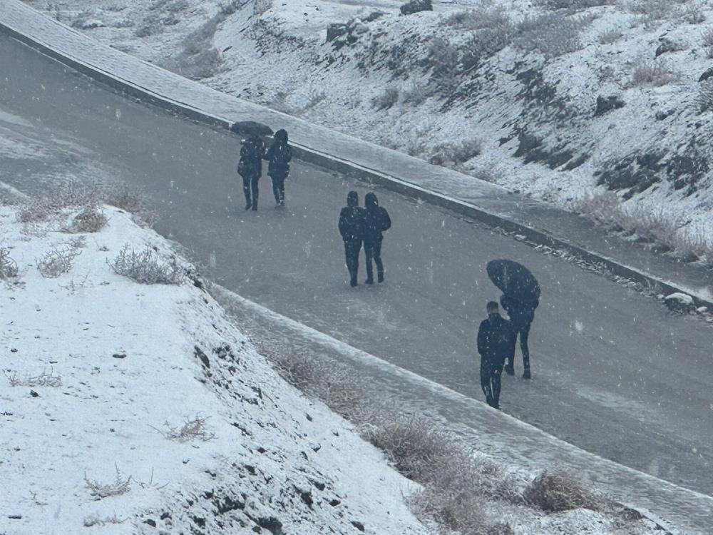 Yüksekova beyaza büründü