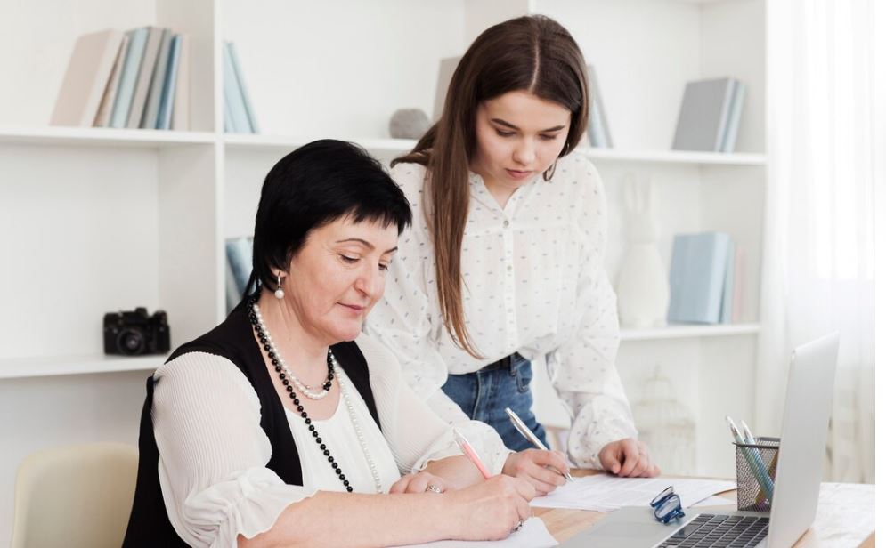 KADIN AKADEMİSYENLERİN ÖNÜNE ÇIKAN ENGELLER