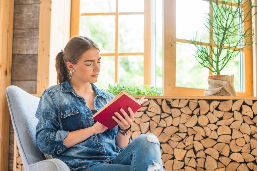 KADINLAR VE EDEBİYAT