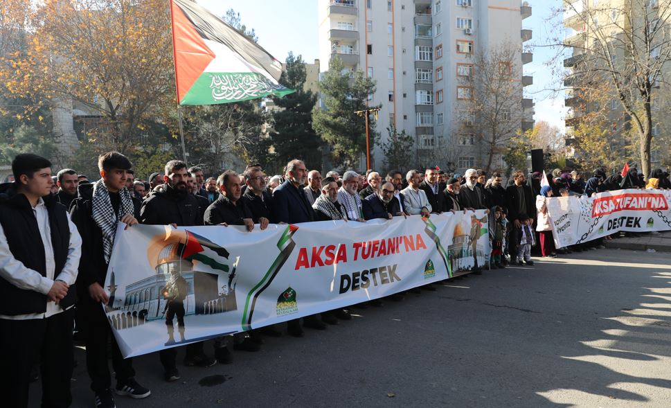 Diyarbakır’da İsrail protesto edildi