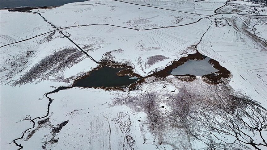 Lavaş Gölü kısmen dondu