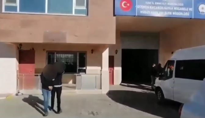9 insan kaçakçısına tutuklama