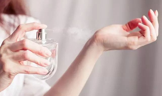 Parfümünüzün kalıcılığını artırmak için yapabileceğiniz 7 şey