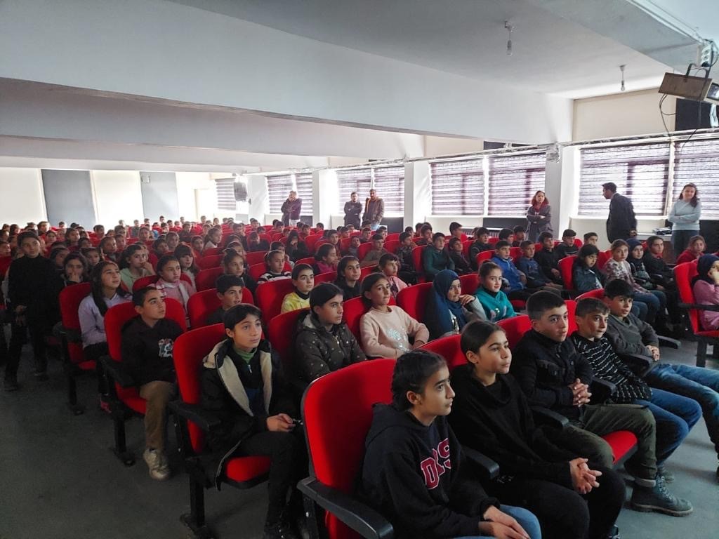 Jandarmadan öğrencilere güvenlik eğitimi