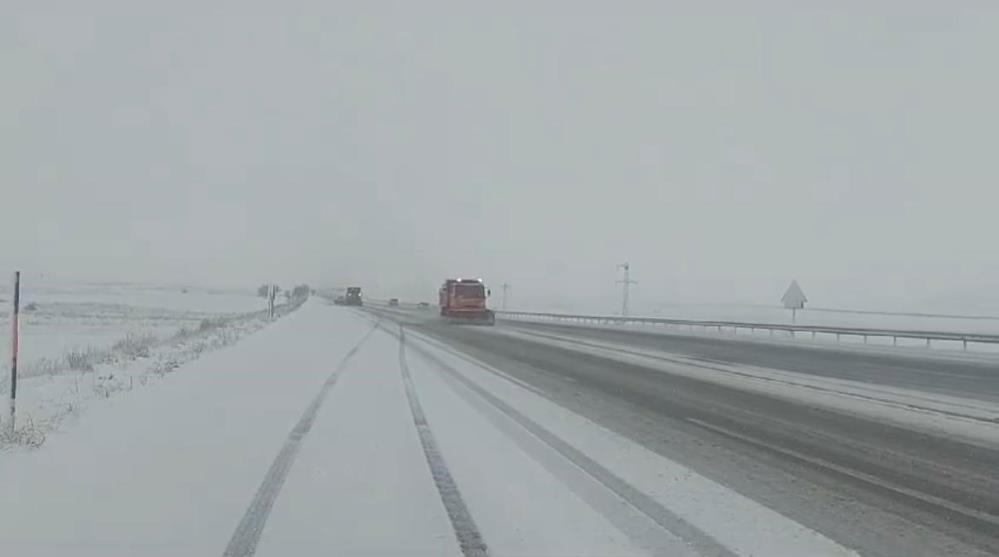 Bitlis-Muş kara yolunda karla mücadele