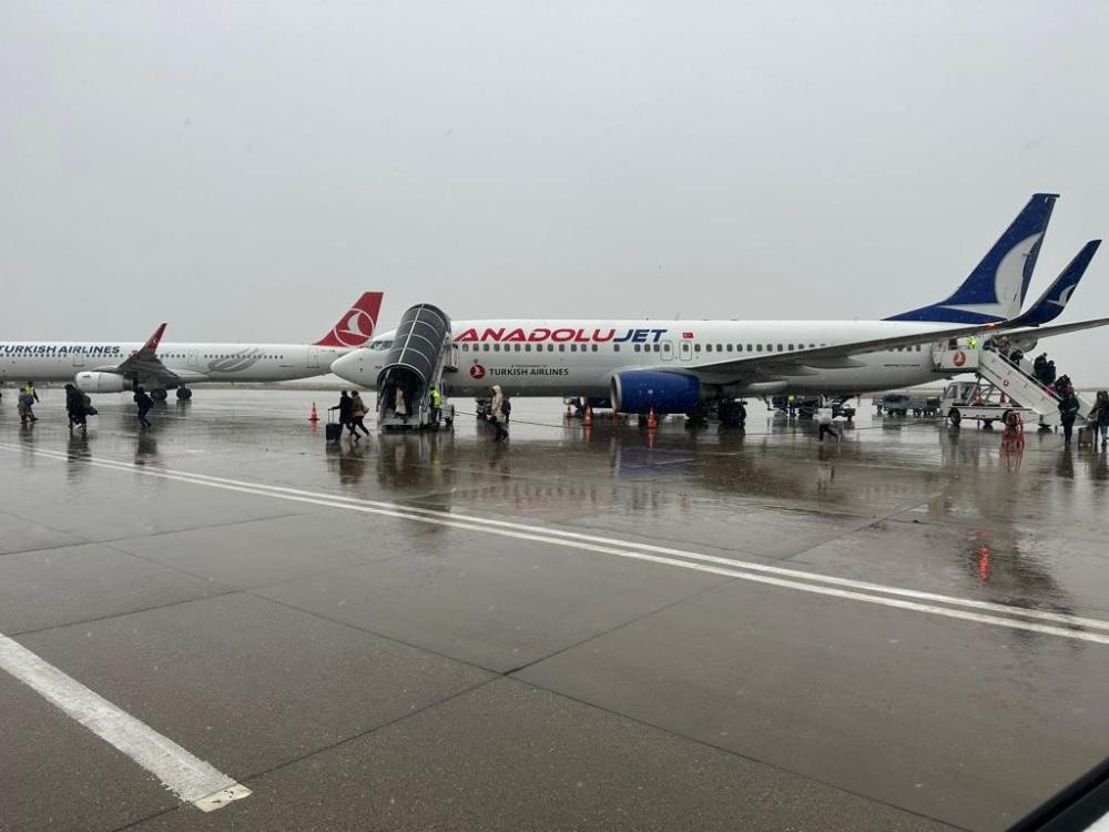 THY uçağı sis nedeniyle inemedi