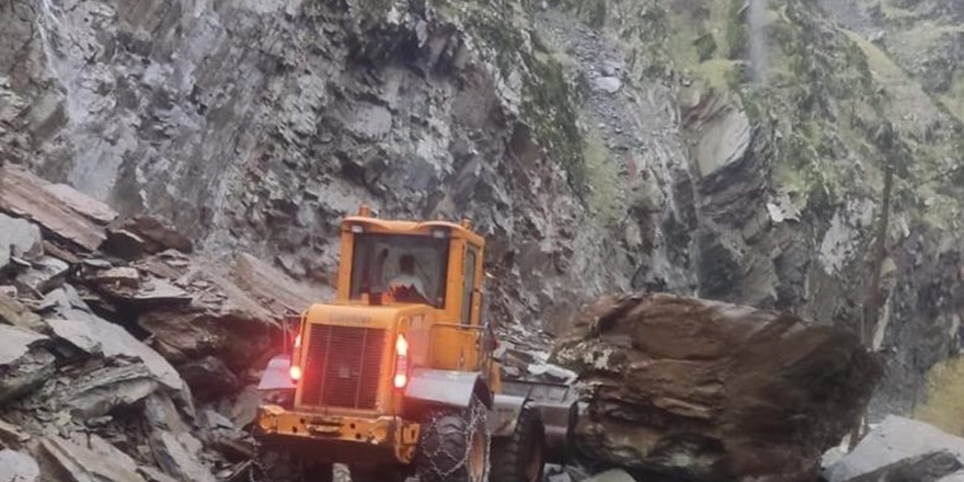 Şırnak-Beytüşşebap yolunda heyelan