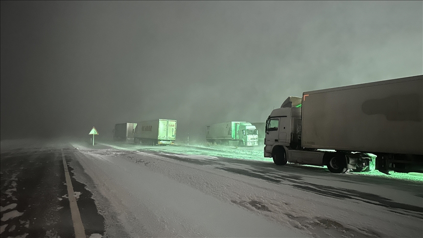 Bin 745 yerleşim yerine ulaşım sağlanamıyor