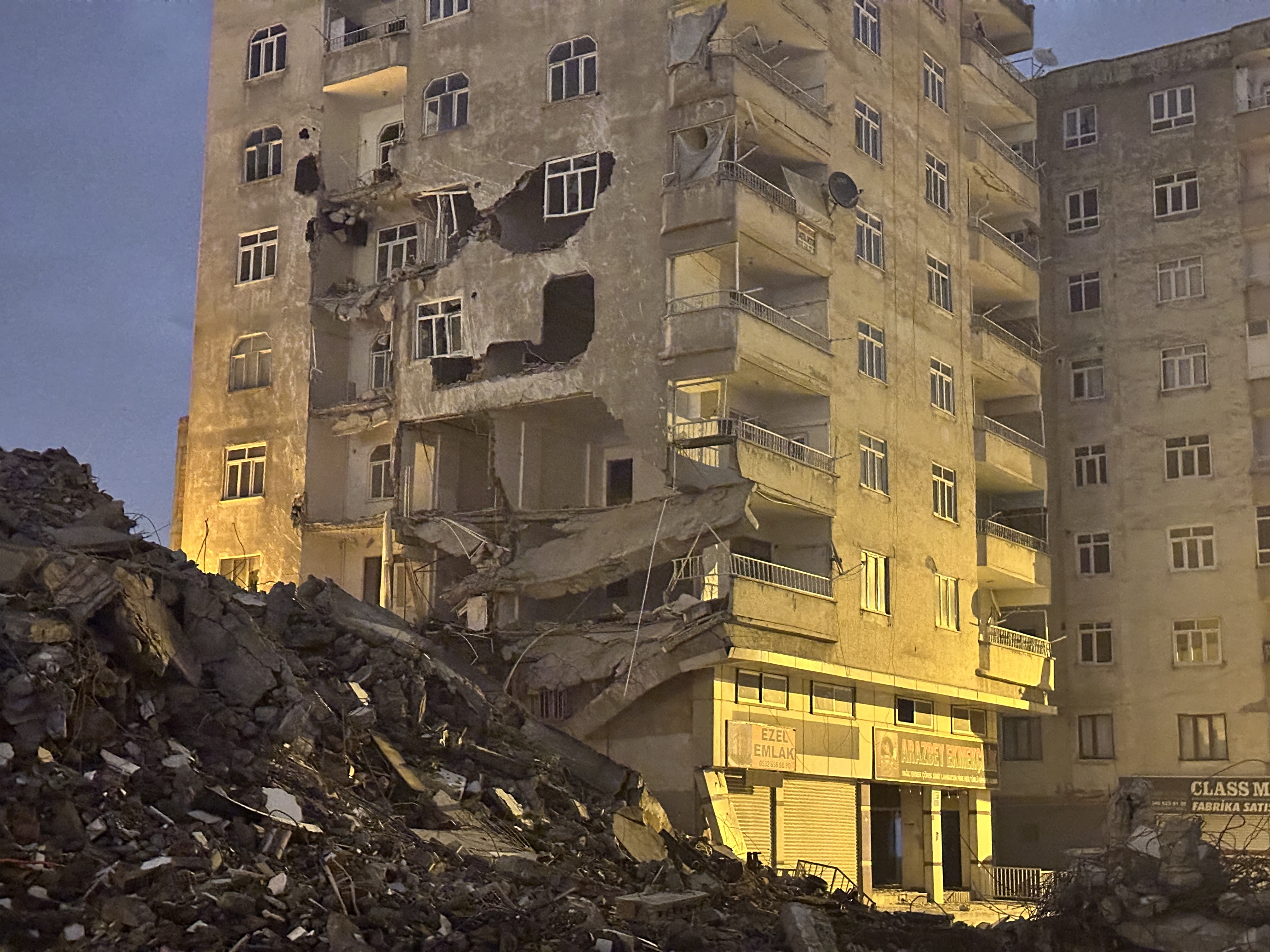 Diyarbakır'da kontrollü yıkım kontrolden çıktı