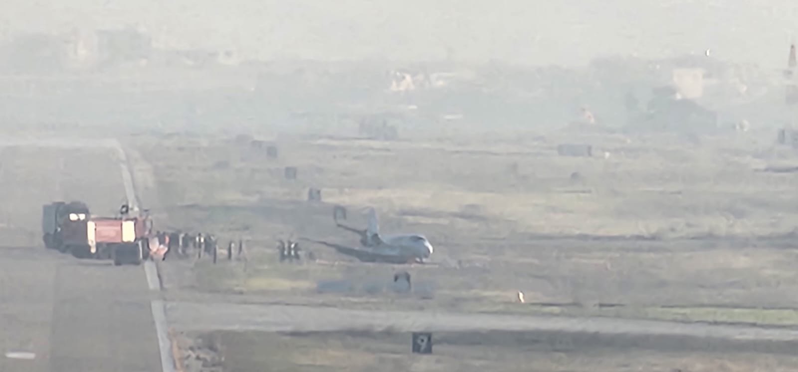 VİDEO - Diyarbakır’da uçak pistten çıktı
