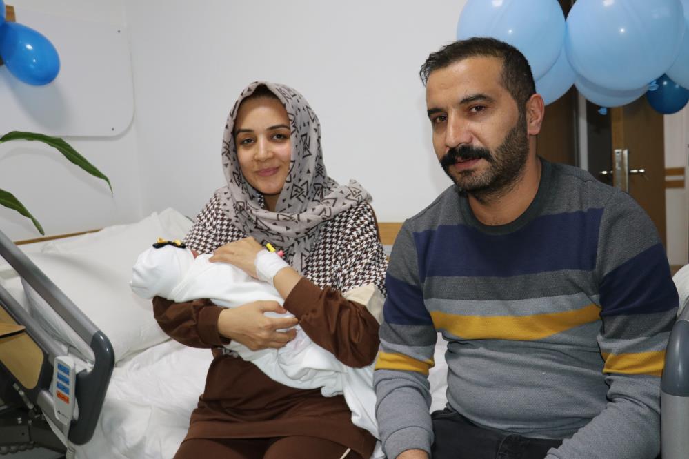 Yeni yılın ilk bebekleri