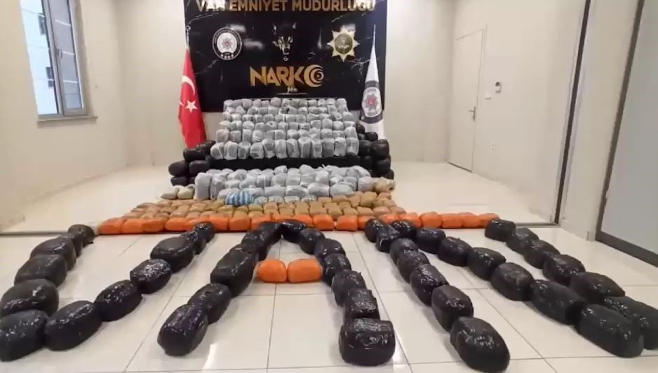 Van’da  tonlarca uyuşturucu ele geçirildi
