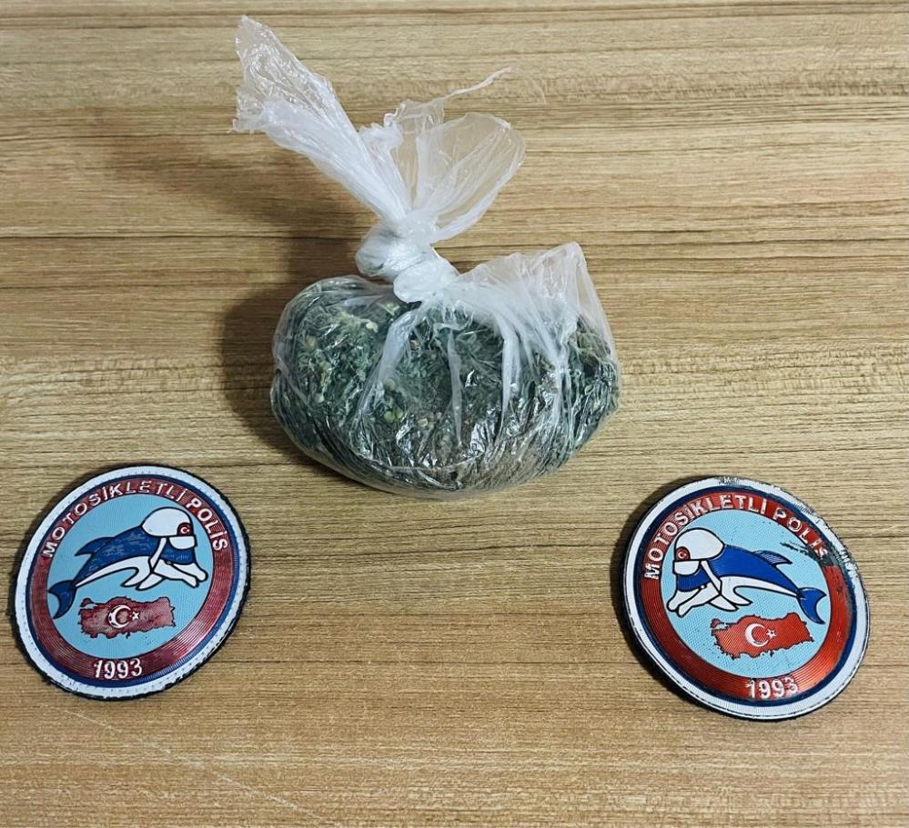 49 yıl cezası olan 2 kişi yakalandı