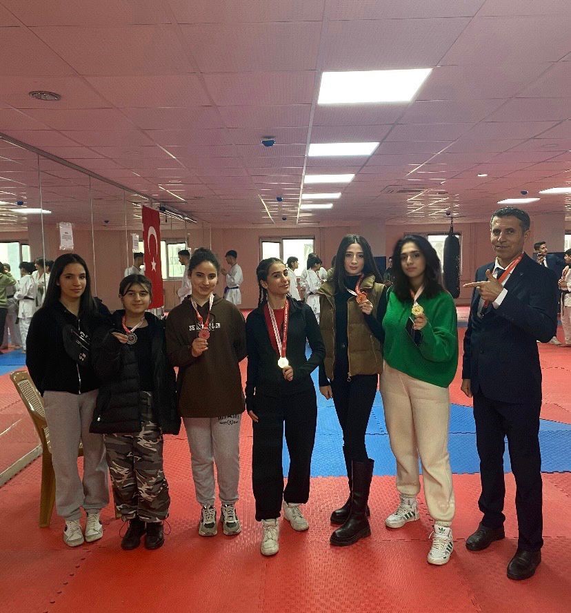 Çermikli karateciler 3 birincilik aldı