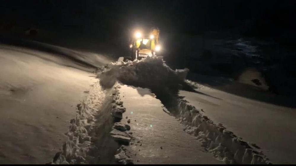 Beytüşşebap'ta yaylalarında kar temizliği