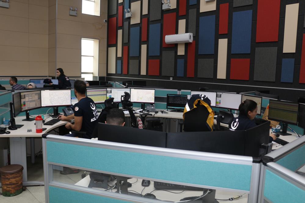 112 Acil Çağrı Merkezi aranarak kedi için otopsi istendi