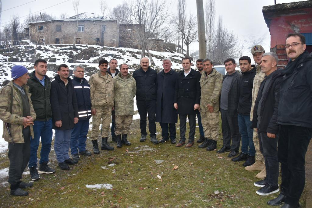Batman Valisi köyleri gezdi
