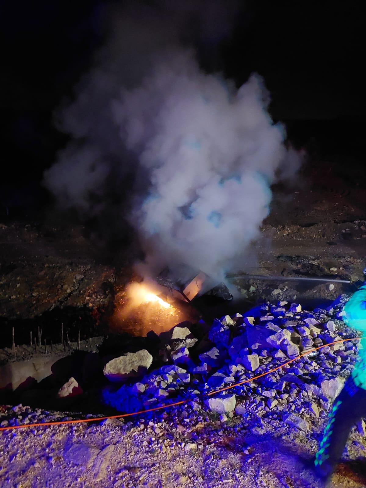 Şarampole devrilen otomobilin sürücüsü yaralandı