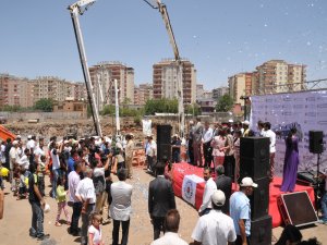 Kayapınar Belediyesi yeni hizmet binasının temeli atıldı