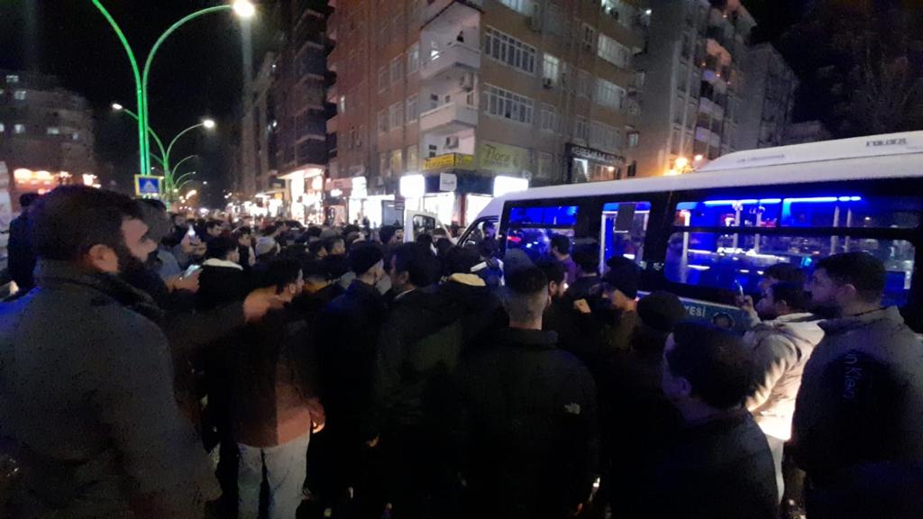 Diyarbakır'da silahlı saldırı