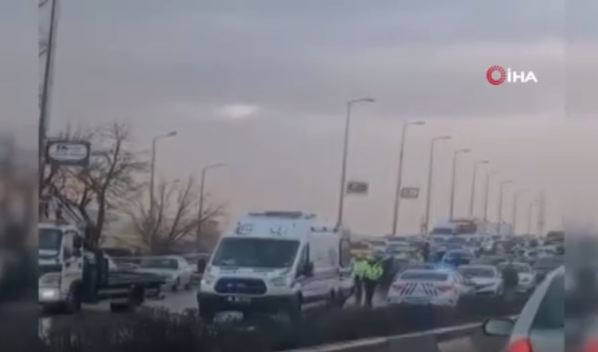 Video-Ankara’da kazada 26 araç birbirine girdi