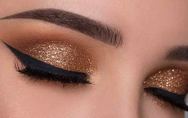 GÖZ MAKYAJI NASIL OLMALI?