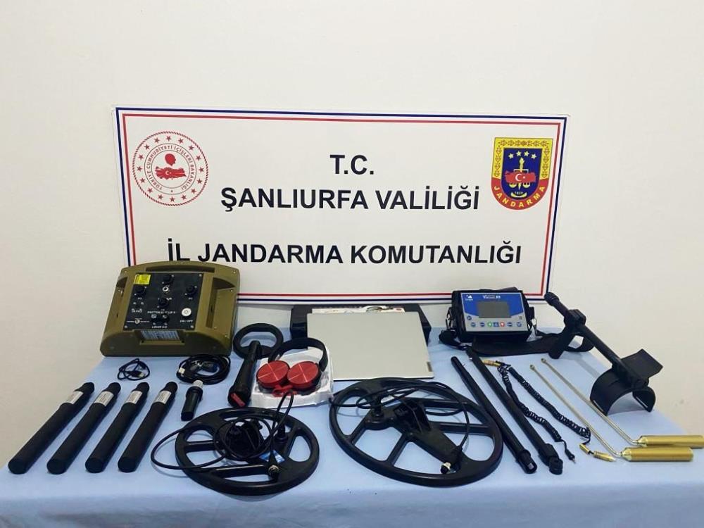 Altın arayan 6 şüpheli dedektörlerle yakalandı