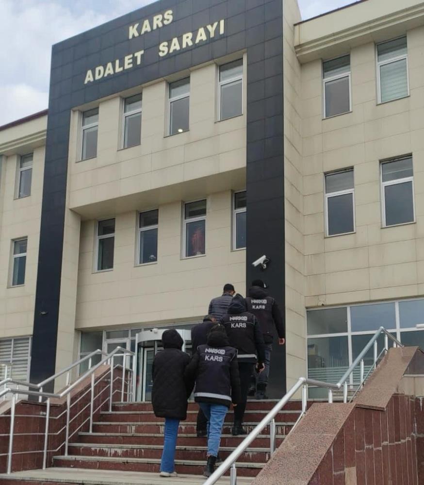 Kars’ta uyuşturucu operasyonu