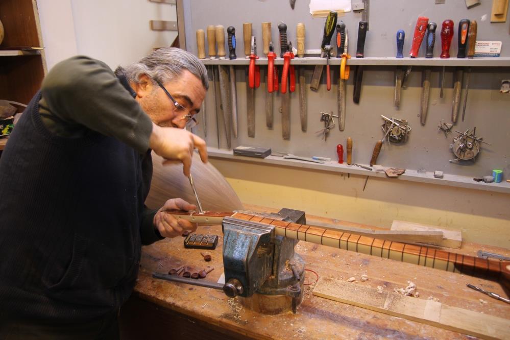 Van’ın bağlamaları yurt dışına