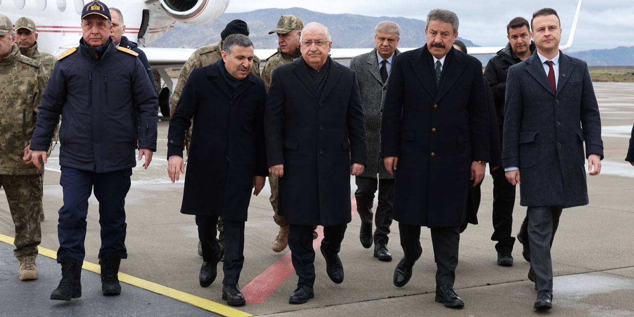 Milli Savunma Bakanı Güler ve kuvvet komutanları sınır bölgesinde