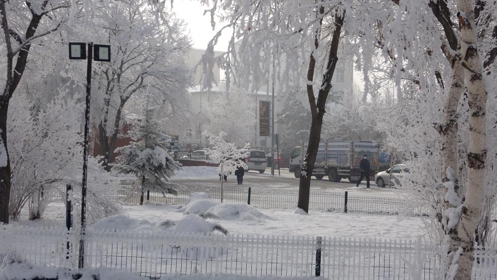 Sibirya soğukları: Araçlar çalışmadı