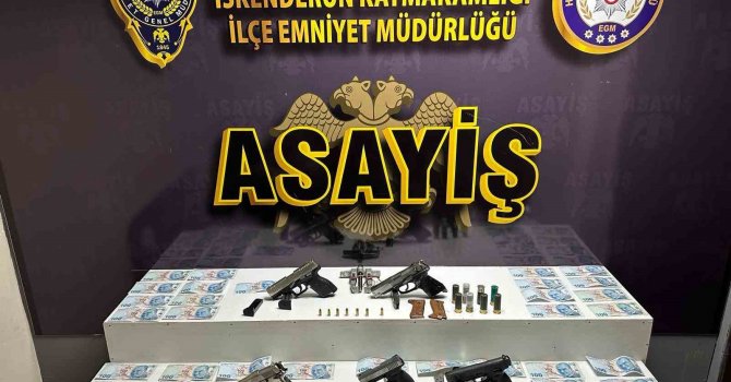 Uyuşturucu ticareti yapan 2 şahıs tutuklandı