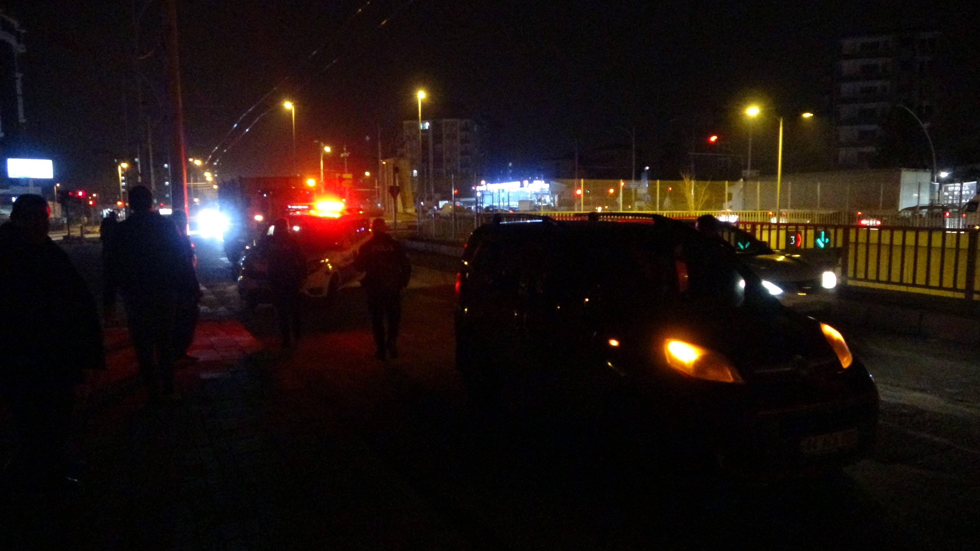 Traktör ile otomobil çarpıştı