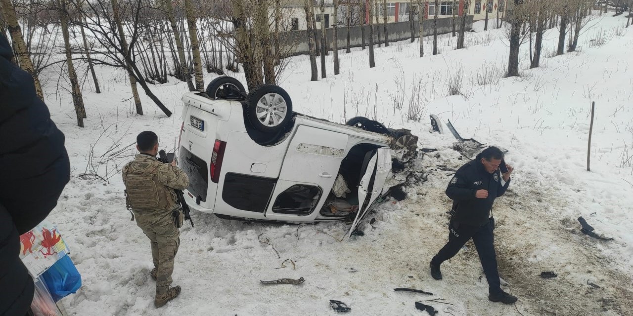 İki kamyonet çarpıştı: Yaralılar var