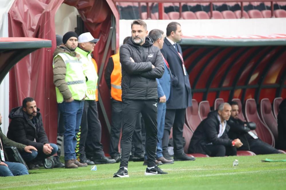 Elazığspor’da tam gaz ilerliyor
