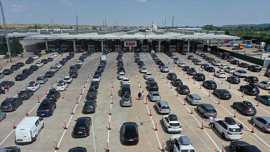 Kara sınır kapılarından 39 milyon araç giriş-çıkış yaptı