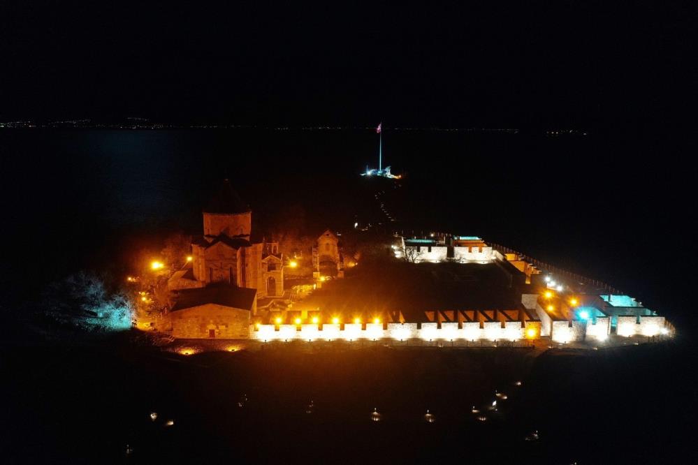 Van’ı bir yılda 700 bin turist ziyaret etti