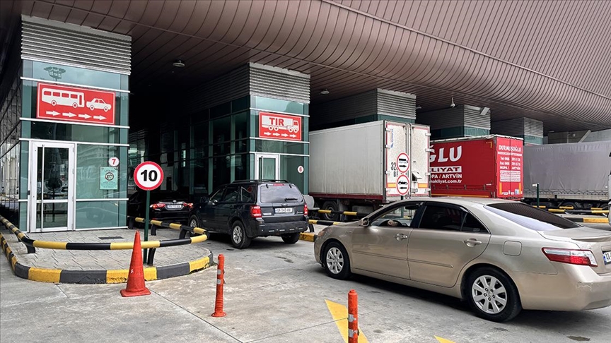 Sarp Sınır Kapısı'ndan  6 milyon yolcu geçişi oldu