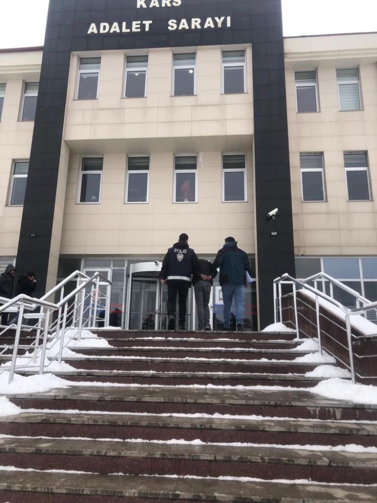 Saatlerce izlenildi ve yakalandılar