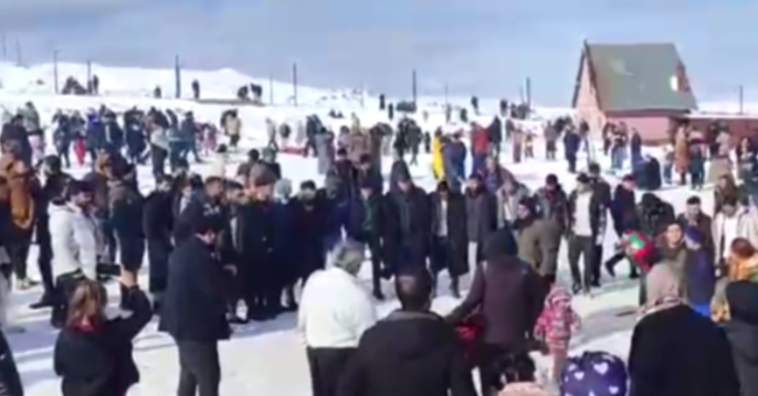 VİDEO - Karacadağ’da halay keyfi