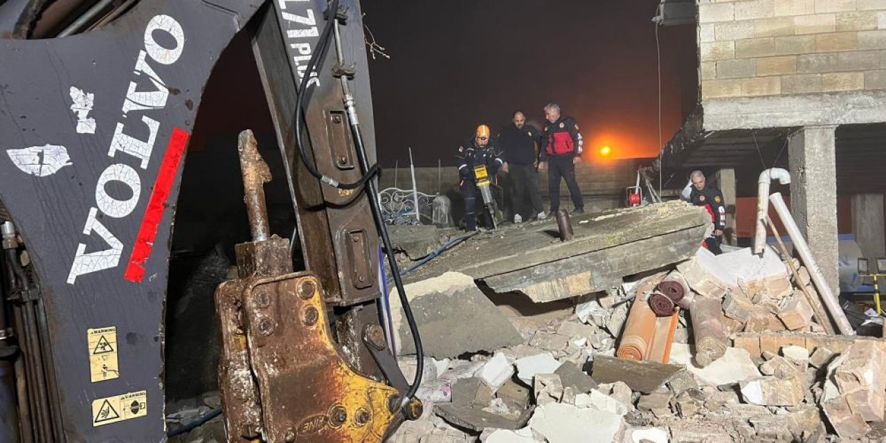 2 katlı ev çöktü: 2 ölü, 8 yaralı