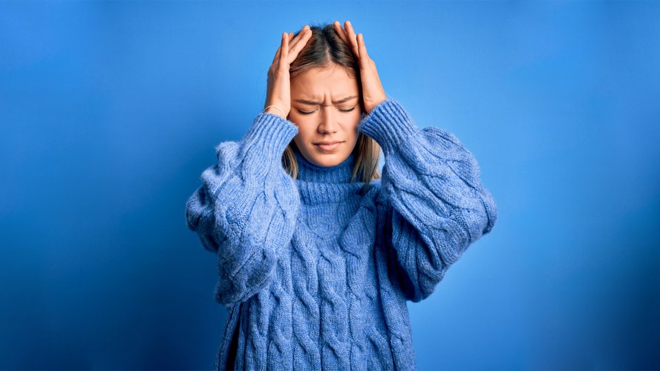 MİGREN AĞRILARIYLA BAŞA ÇIKMANIN 5 ETKİLİ YOLU