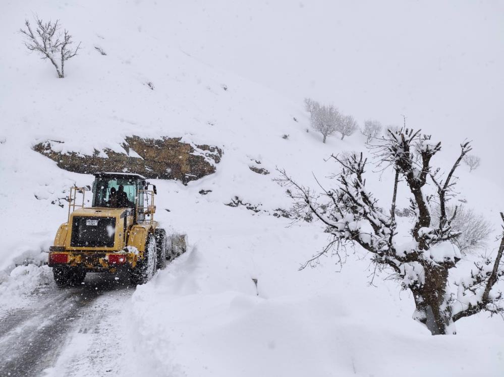 Batman’da 80'den fazla köyün yolu kar'dan ulaşıma kapandı