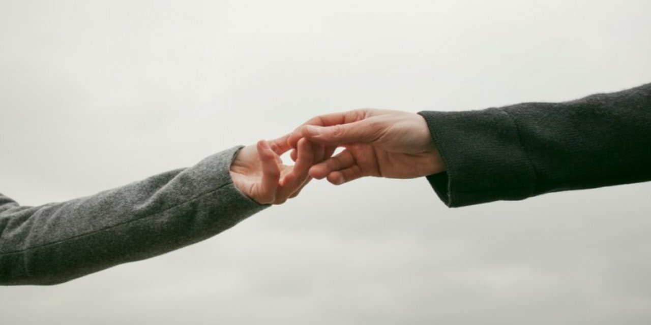 LOVE BOMBİNG: SEVGİ BOMBARDIMANI TEHLİKESİ