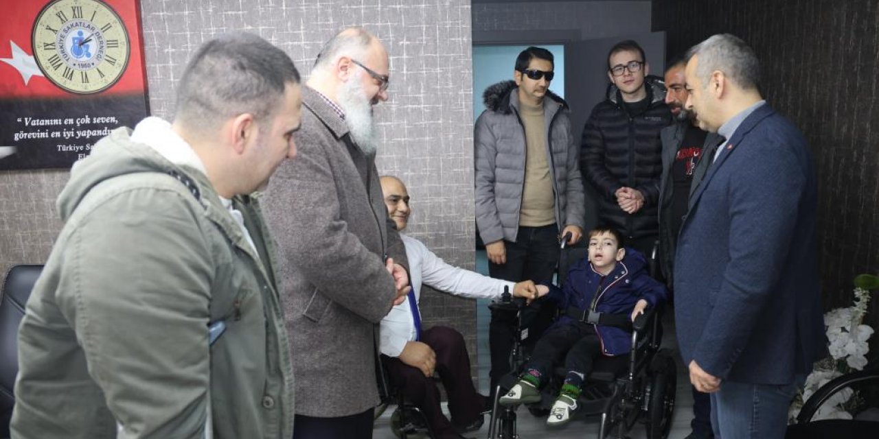 Üniversite öğrencileri ve Hocalarından örnek hareket